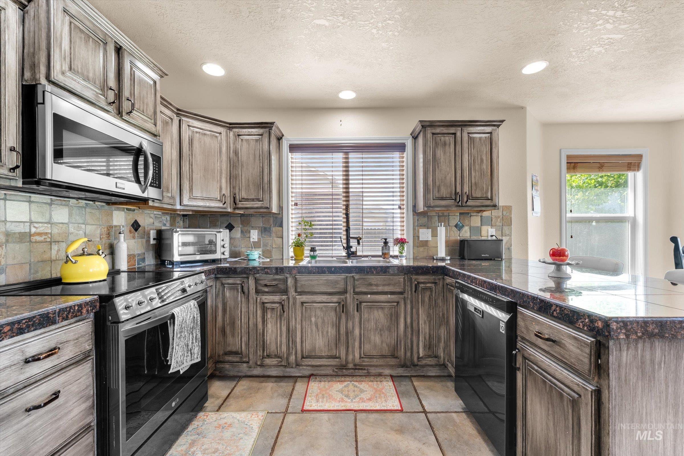 11395 W Kipling Way, Nampa, Idaho 83651, 5 Bedrooms, 2.5 Bathrooms, Residential For Sale, Price $600,000, 98991952