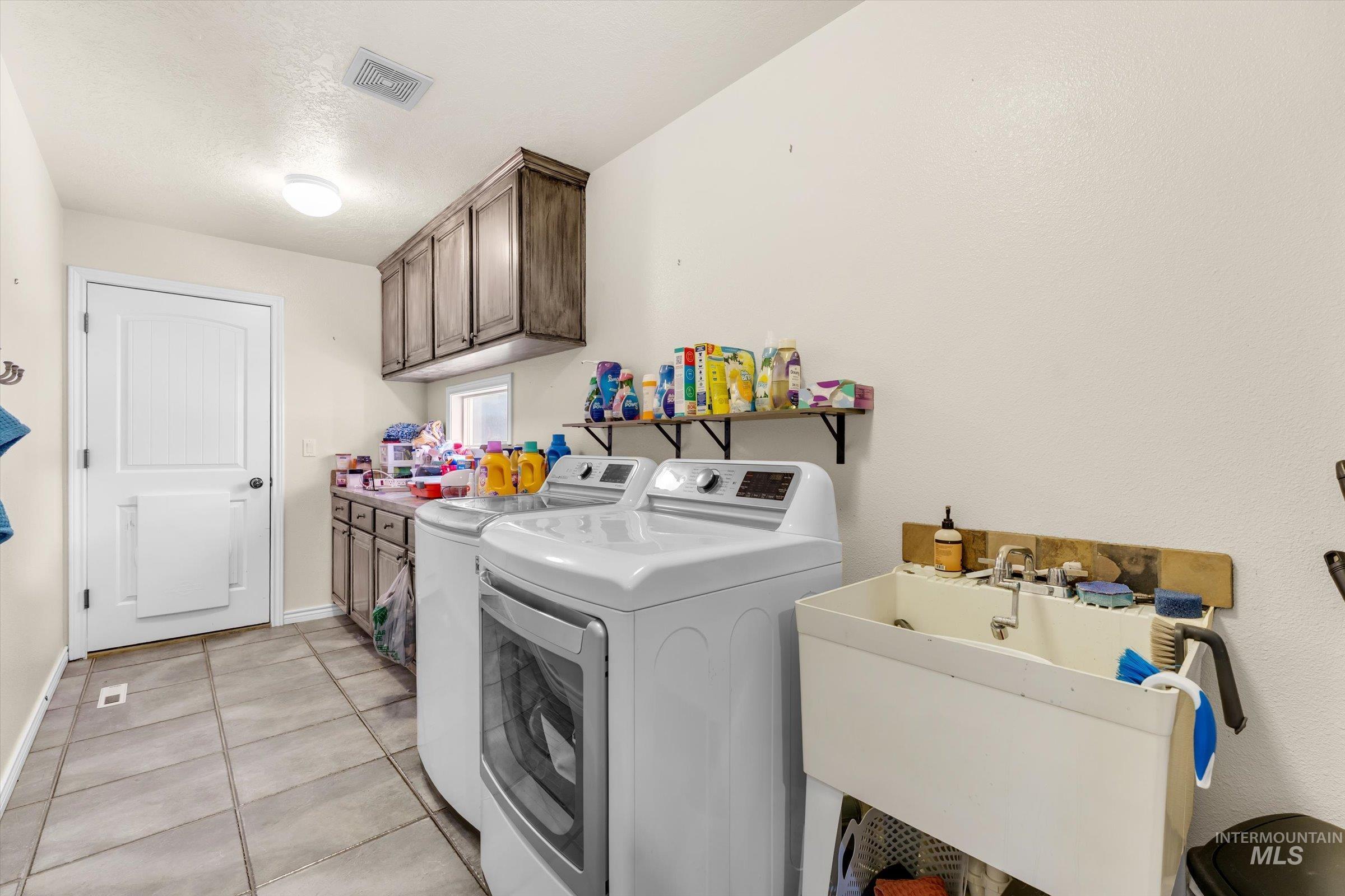 11395 W Kipling Way, Nampa, Idaho 83651, 5 Bedrooms, 2.5 Bathrooms, Residential For Sale, Price $600,000, 98991952
