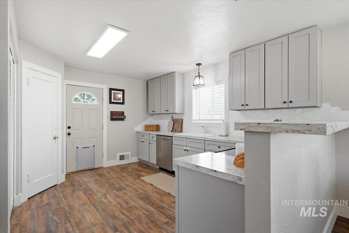 603 S Olive, Nampa, Idaho 83686, 3 Bedrooms, 1 Bathroom, Residential For Sale, Price $339,950,MLS 98991956