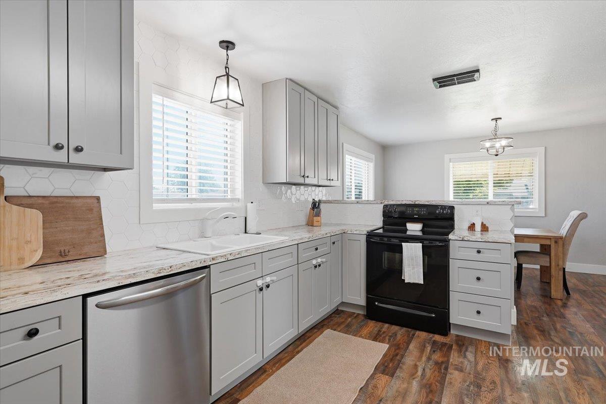 603 S Olive, Nampa, Idaho 83686, 3 Bedrooms, 1 Bathroom, Residential For Sale, Price $339,950,MLS 98991956