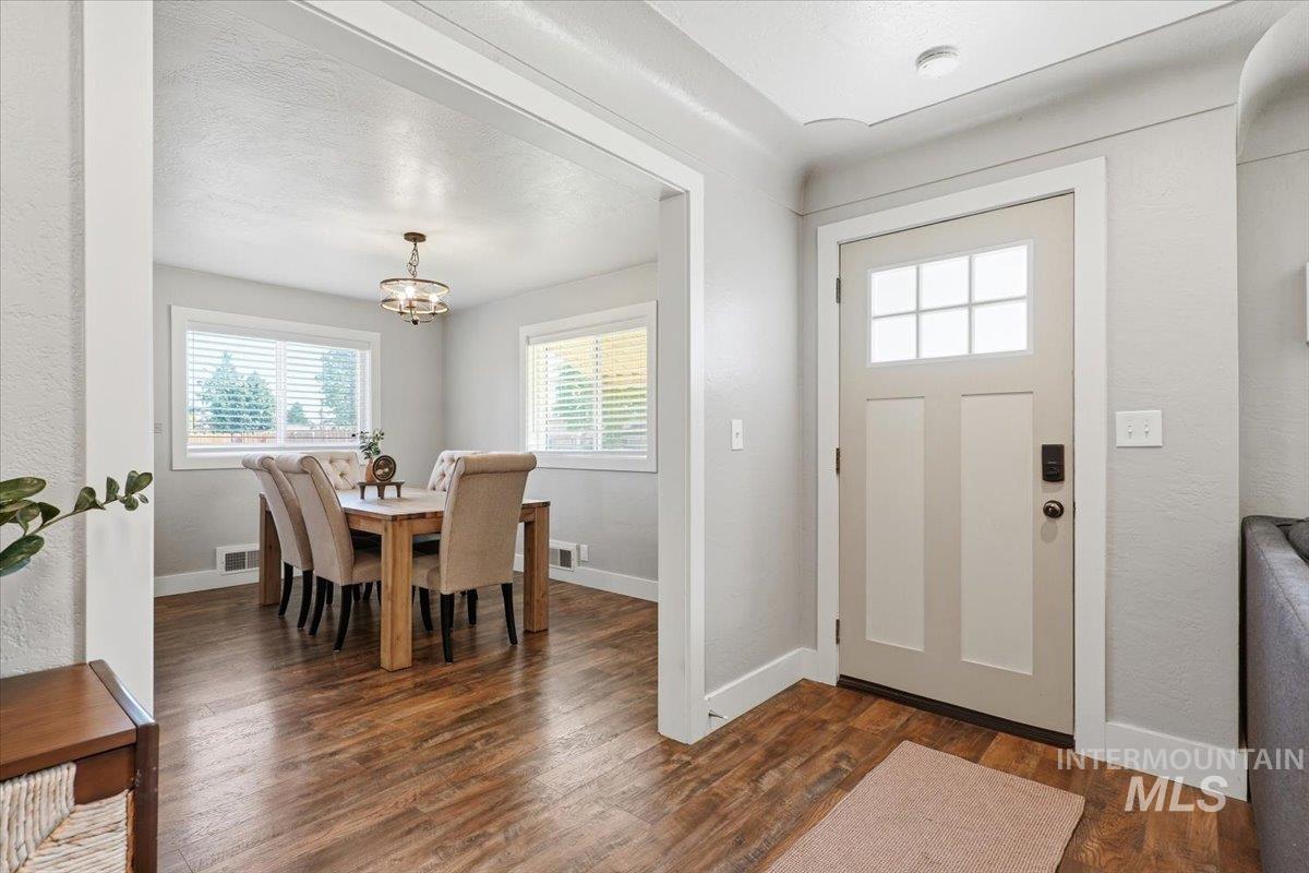 603 S Olive, Nampa, Idaho 83686, 3 Bedrooms, 1 Bathroom, Residential For Sale, Price $339,950,MLS 98991956