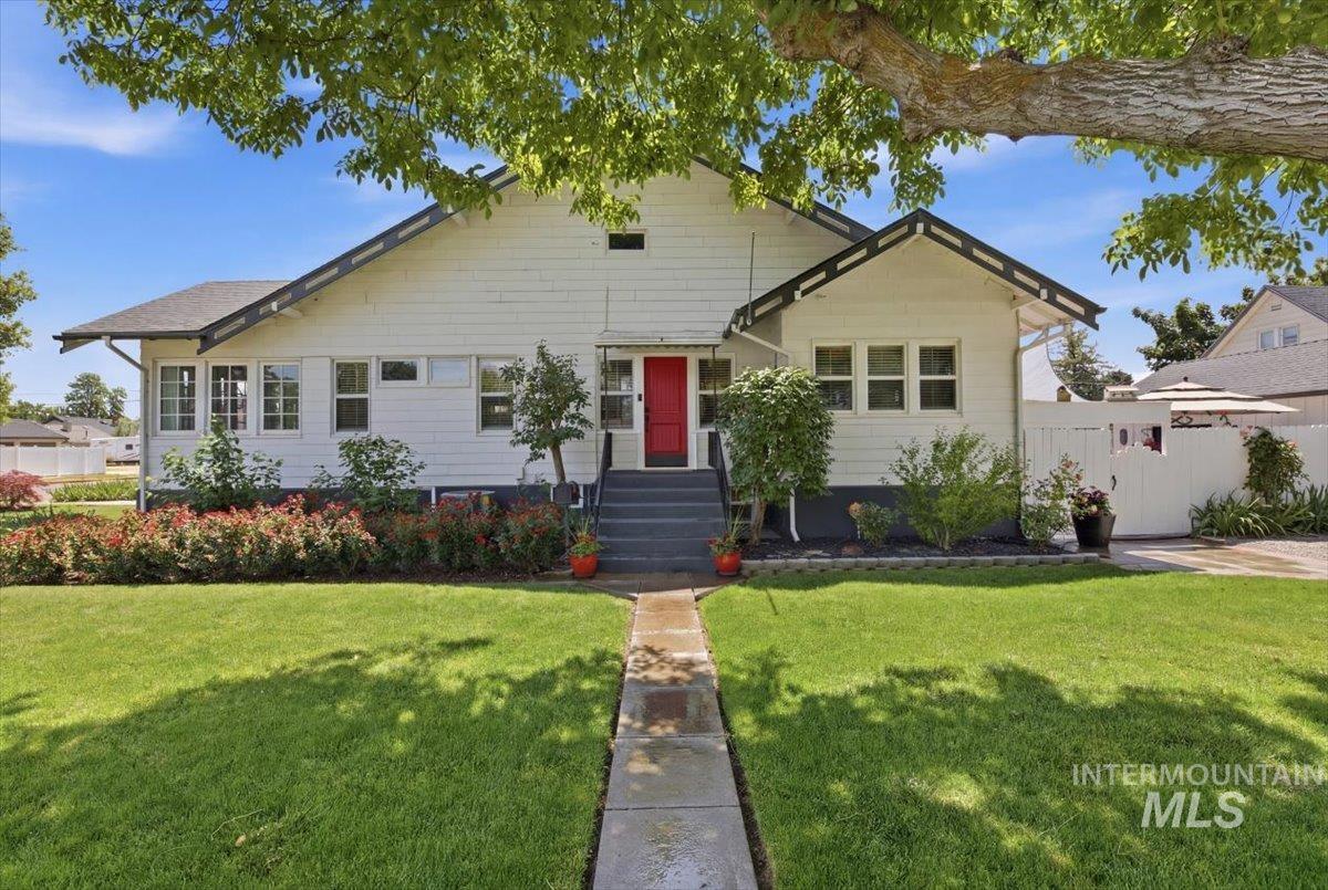 603 5th St S, Nampa, Idaho 83651, 3 Bedrooms, 2 Bathrooms, Residential For Sale, Price $525,000, 98991957
