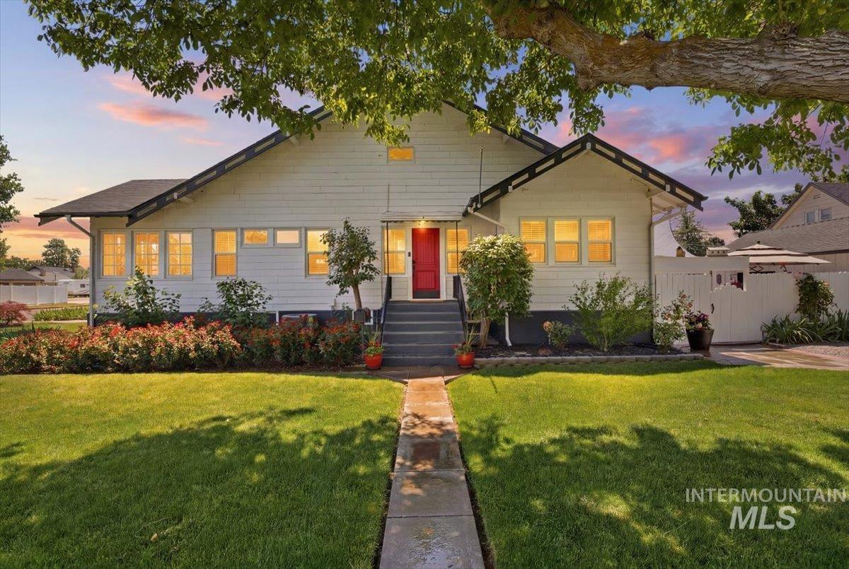 603 5th St S, Nampa, Idaho 83651, 3 Bedrooms, 2 Bathrooms, Residential For Sale, Price $525,000, 98991957