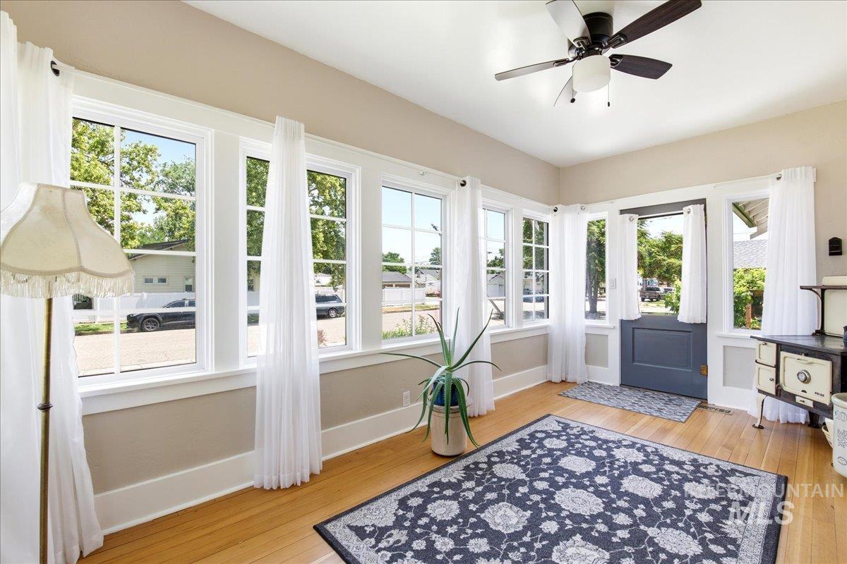 603 5th St S, Nampa, Idaho 83651, 3 Bedrooms, 2 Bathrooms, Residential For Sale, Price $525,000, 98991957