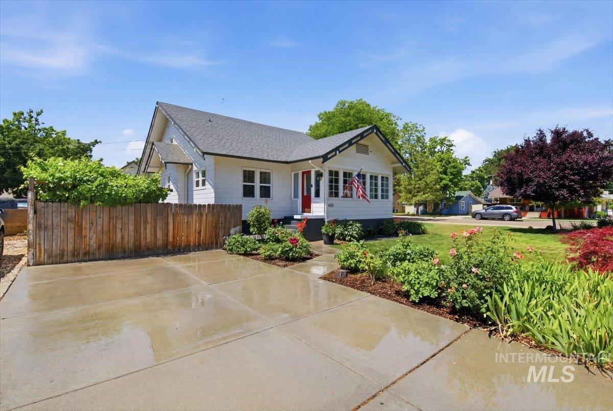 603 5th St S, Nampa, Idaho 83651, 3 Bedrooms, 2 Bathrooms, Residential For Sale, Price $525,000, 98991957