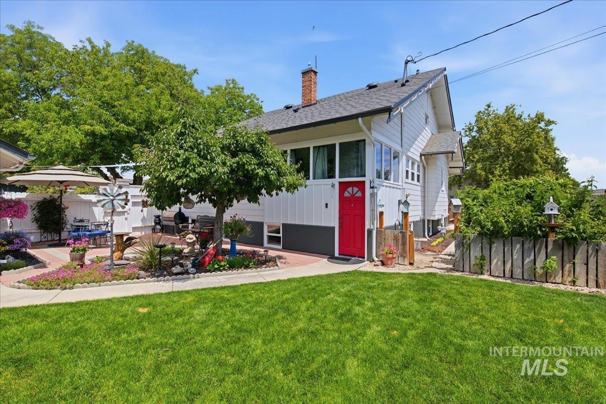 603 5th St S, Nampa, Idaho 83651, 3 Bedrooms, 2 Bathrooms, Residential For Sale, Price $525,000, 98991957