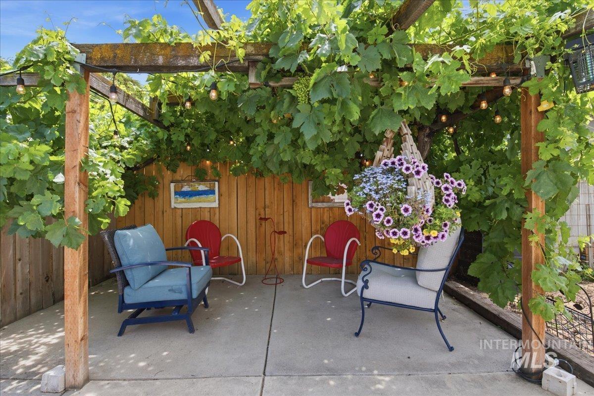 603 5th St S, Nampa, Idaho 83651, 3 Bedrooms, 2 Bathrooms, Residential For Sale, Price $525,000, 98991957