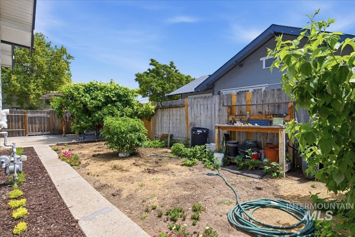 603 5th St S, Nampa, Idaho 83651, 3 Bedrooms, 2 Bathrooms, Residential For Sale, Price $525,000, 98991957