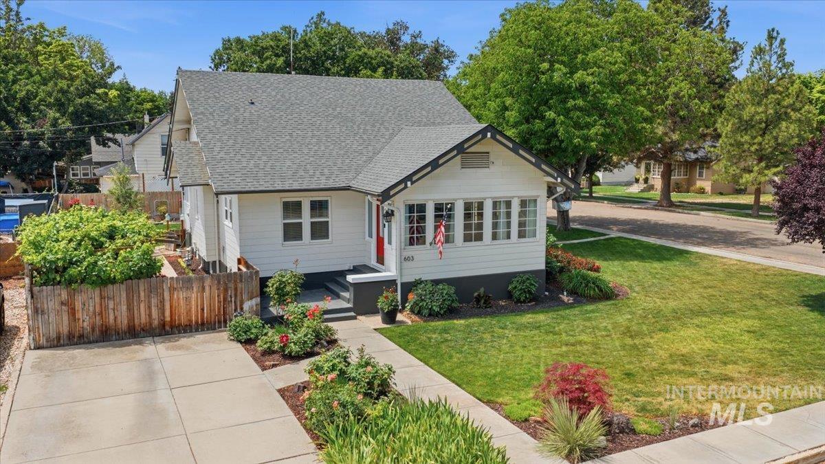 603 5th St S, Nampa, Idaho 83651, 3 Bedrooms, 2 Bathrooms, Residential For Sale, Price $525,000, 98991957