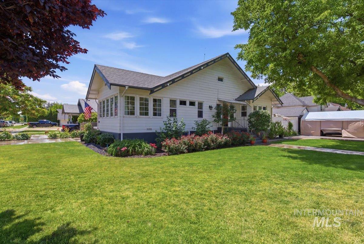 603 5th St S, Nampa, Idaho 83651, 3 Bedrooms, 2 Bathrooms, Residential For Sale, Price $525,000, 98991957