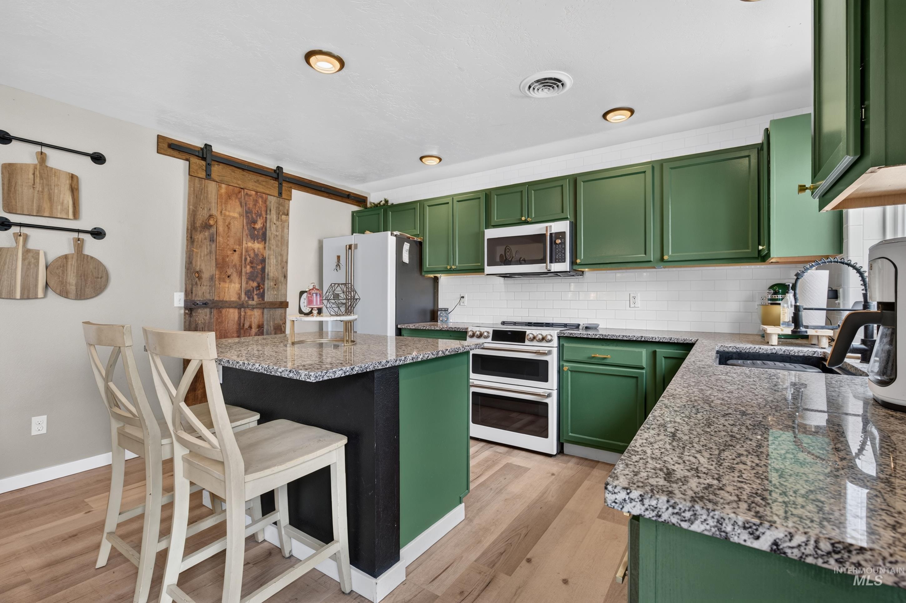 4404 N Alester Ave, Meridian, Idaho 83646-5471, 3 Bedrooms, 2.5 Bathrooms, Residential For Sale, Price $499,900, 98991960