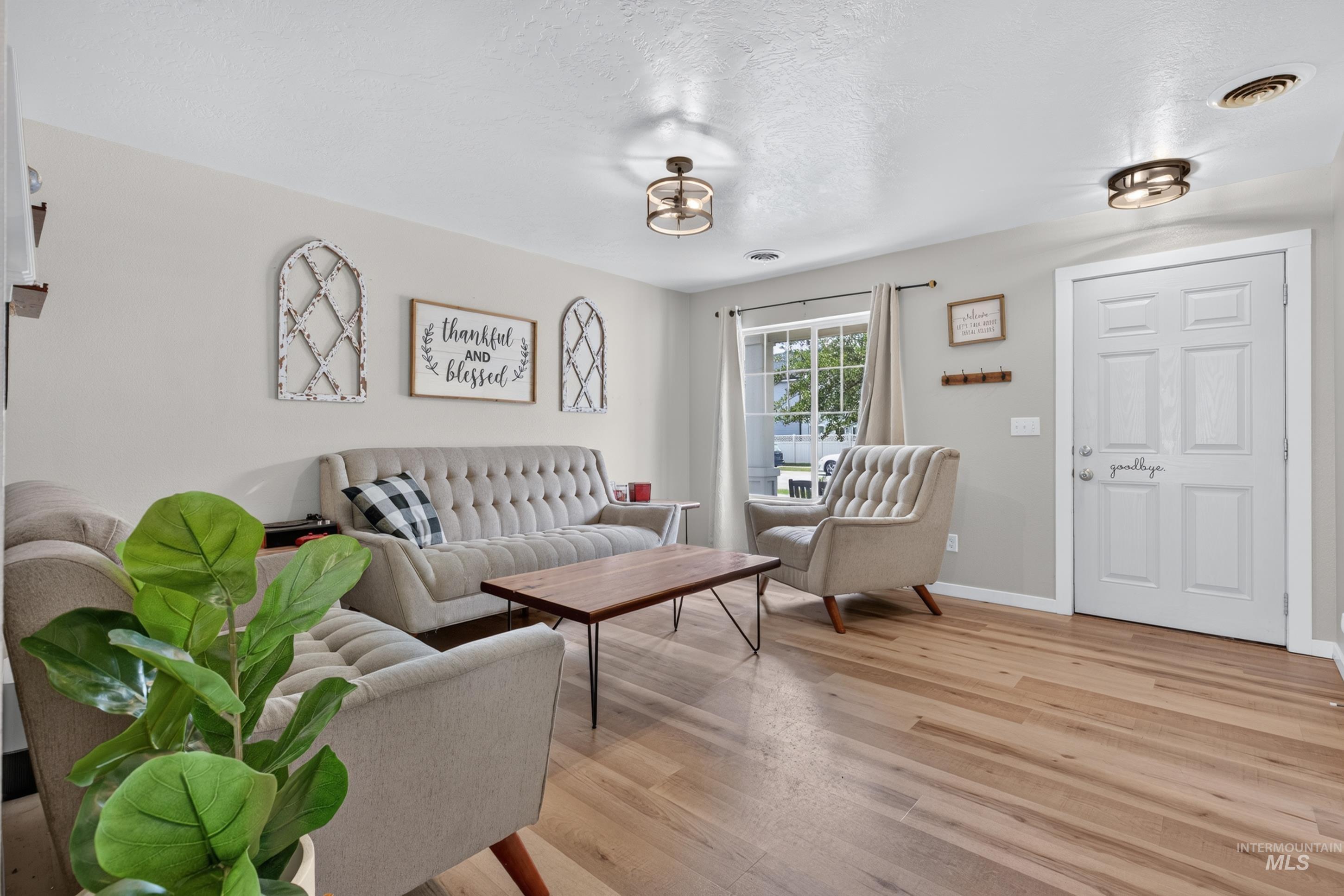 4404 N Alester Ave, Meridian, Idaho 83646-5471, 3 Bedrooms, 2.5 Bathrooms, Residential For Sale, Price $499,900, 98991960