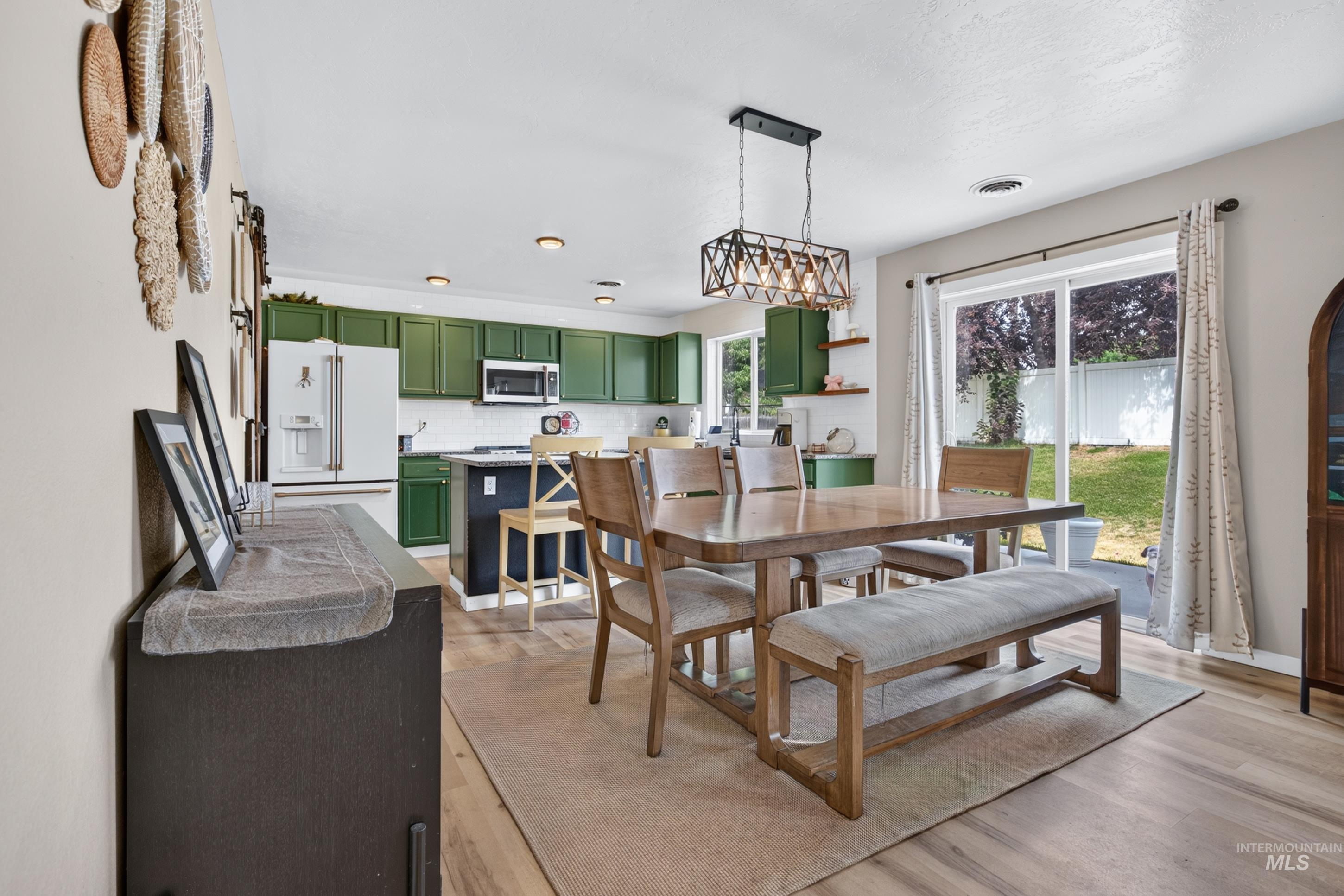 4404 N Alester Ave, Meridian, Idaho 83646-5471, 3 Bedrooms, 2.5 Bathrooms, Residential For Sale, Price $499,900, 98991960