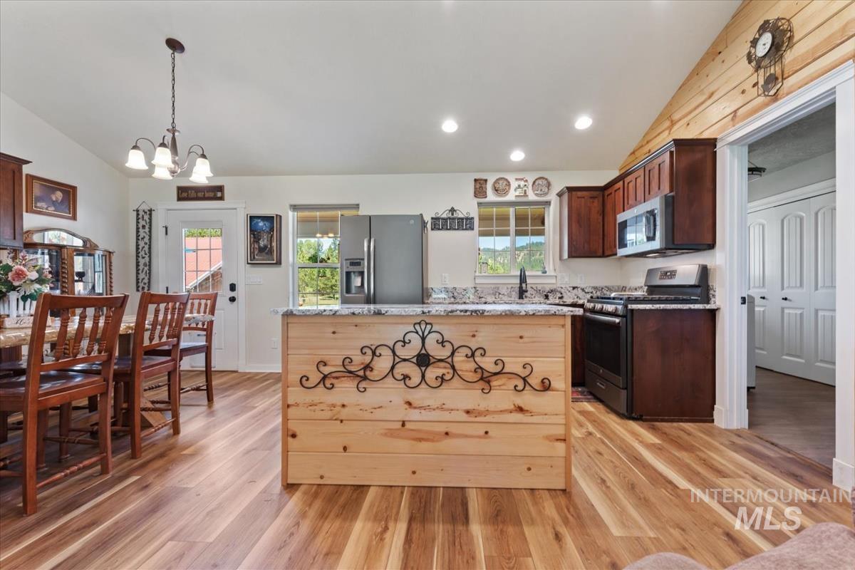 26 Quail Run, Garden Valley, Idaho 83622, 3 Bedrooms, 2 Bathrooms, Residential For Sale, Price $1,200,000, 98991962