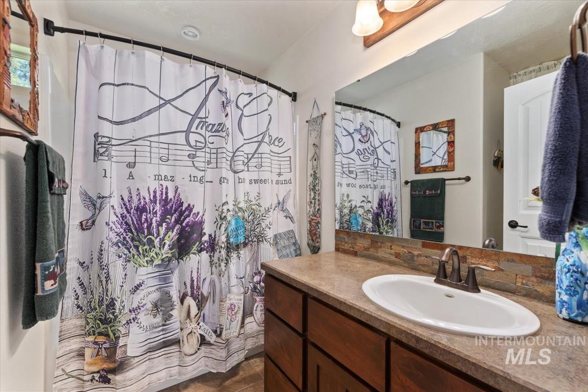 26 Quail Run, Garden Valley, Idaho 83622, 3 Bedrooms, 2 Bathrooms, Residential For Sale, Price $1,200,000, 98991962
