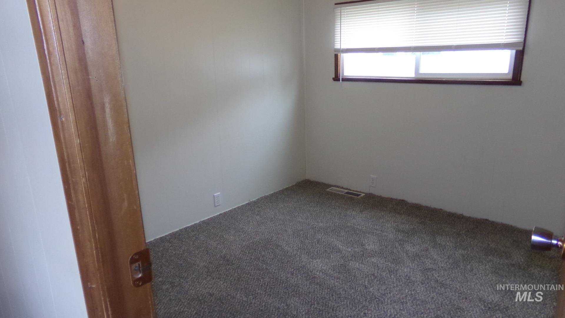 913 Preston Ave, Lewiston, Idaho 83501, 2 Bedrooms, 1.5 Bathrooms, Residential For Sale, Price $74,900, 98991964