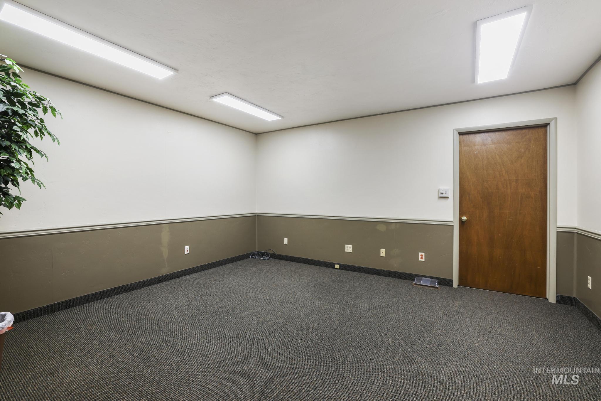1020 Main Street, Buhl, Idaho 83316, Business/Commercial For Sale, Price $150,000,MLS 98991965