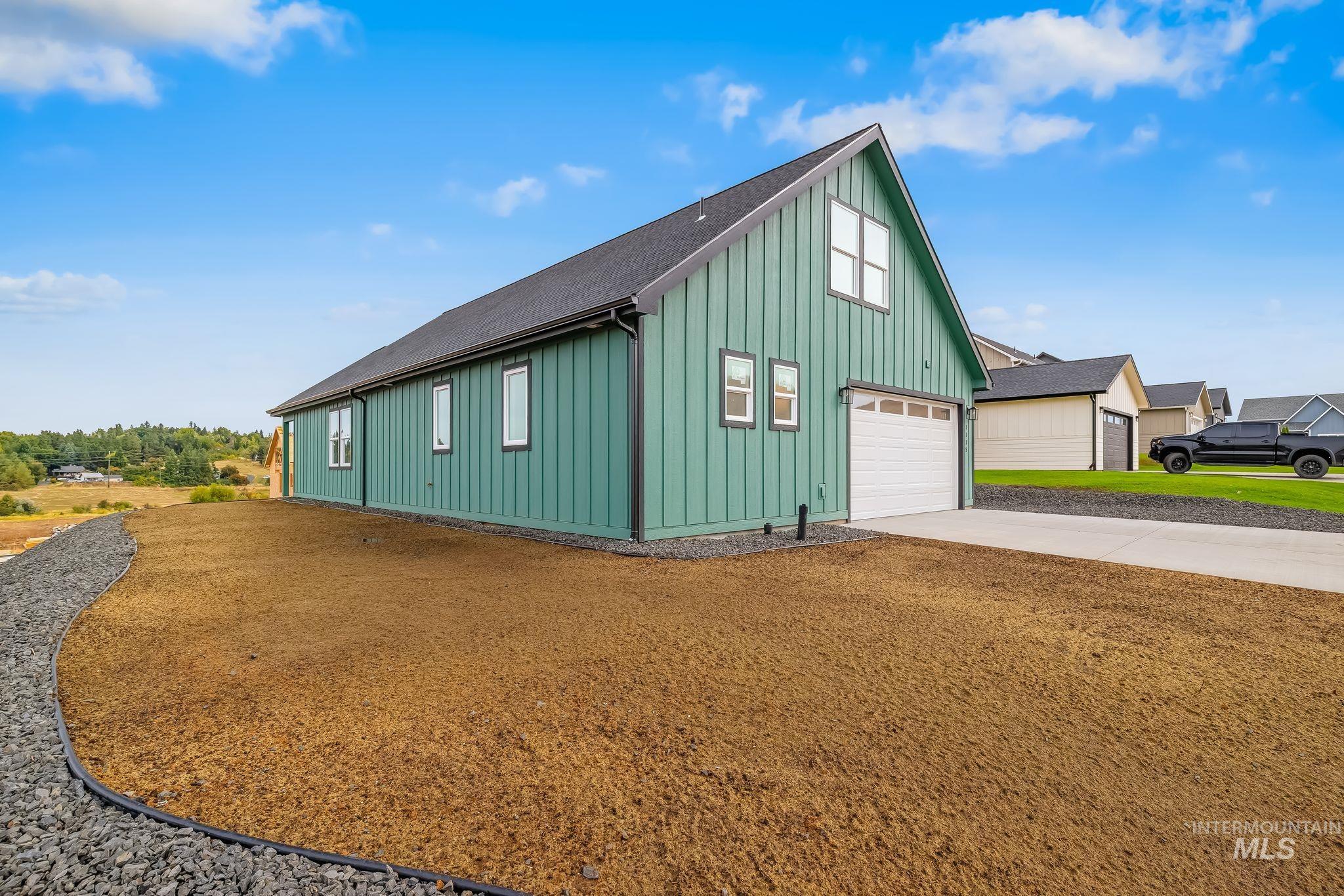 1115 Edington Avenue, Moscow, Idaho 83843, 5 Bedrooms, 3 Bathrooms, Residential For Sale, Price $569,999, 98991970