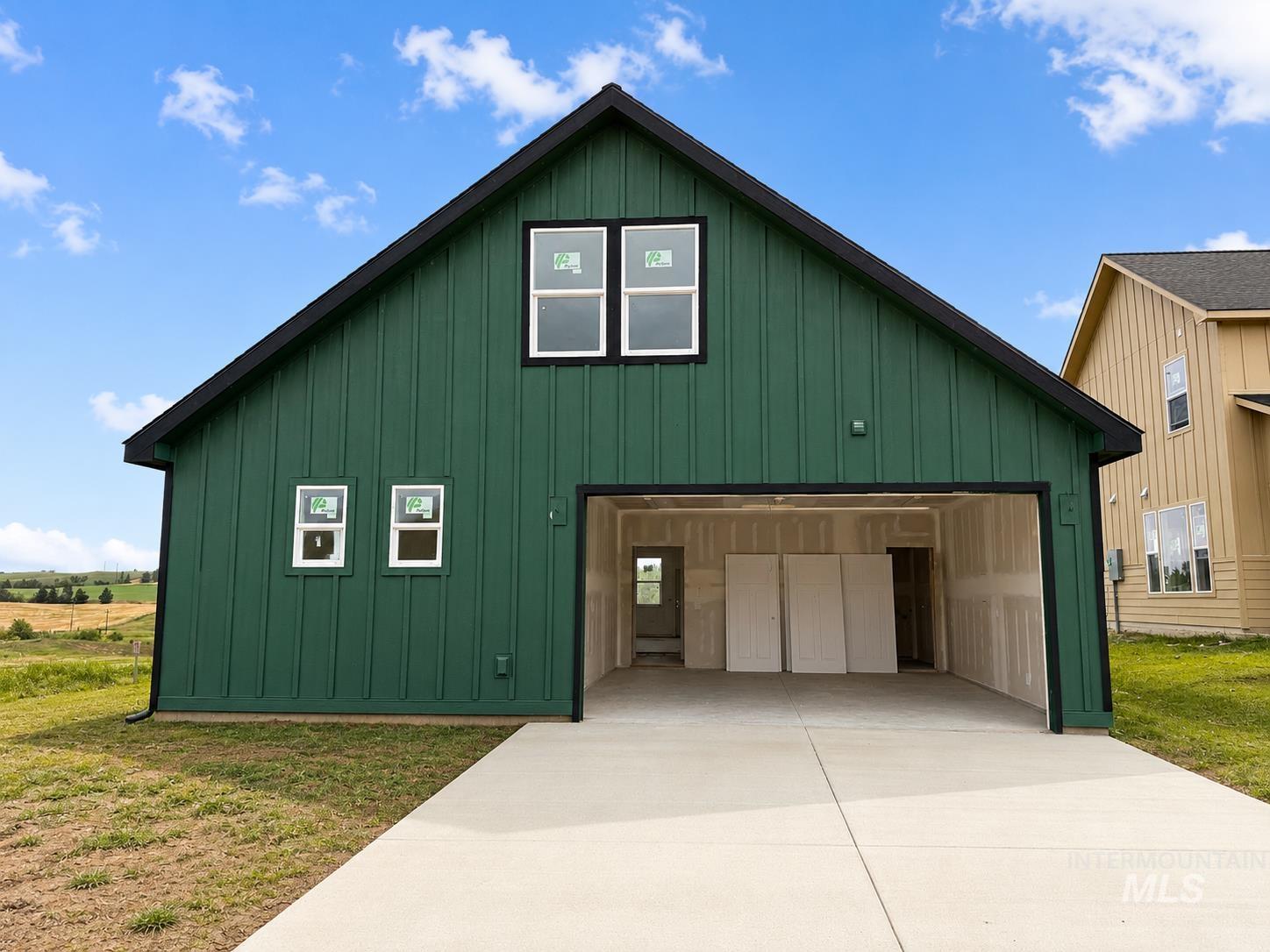 1115 Edington Avenue, Moscow, Idaho 83843, 4 Bedrooms, 3 Bathrooms, Residential For Sale, Price $590,000,MLS 98991970