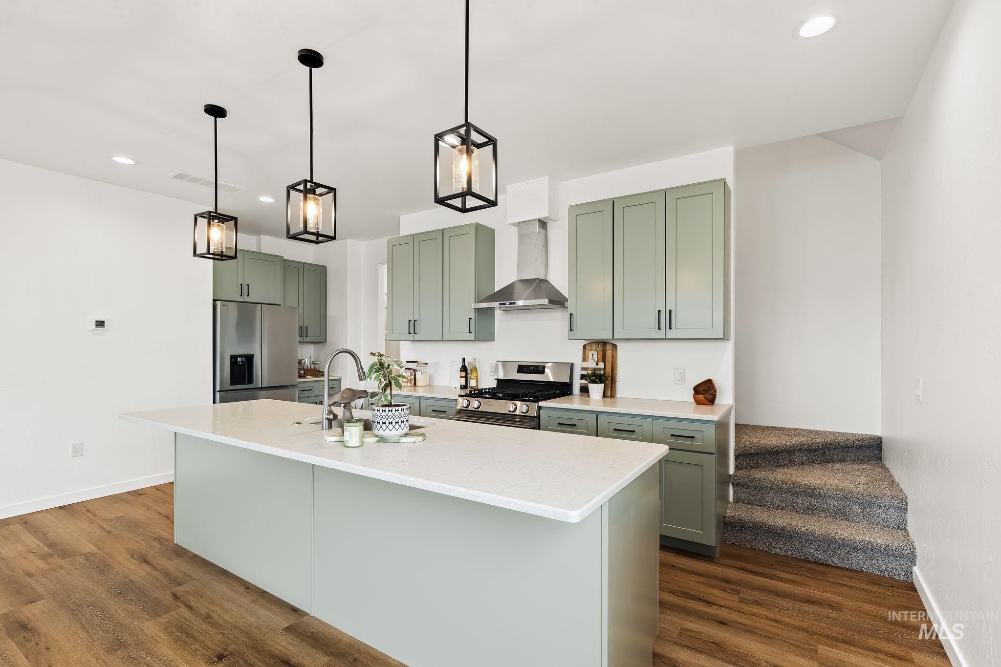 1115 Edington Avenue, Moscow, Idaho 83843, 5 Bedrooms, 3 Bathrooms, Residential For Sale, Price $569,999, 98991970