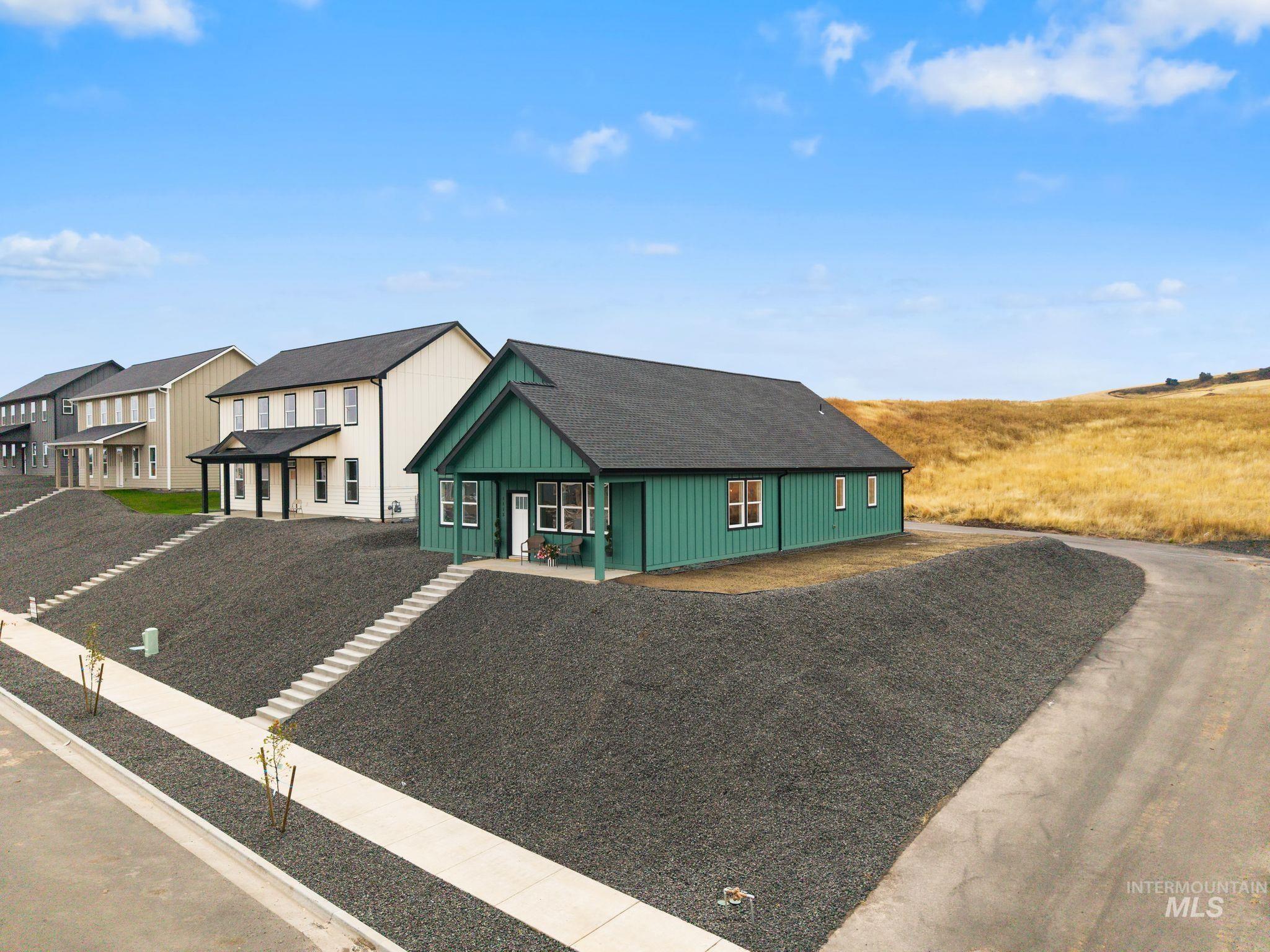 1115 Edington Avenue, Moscow, Idaho 83843, 5 Bedrooms, 3 Bathrooms, Residential For Sale, Price $569,999, 98991970