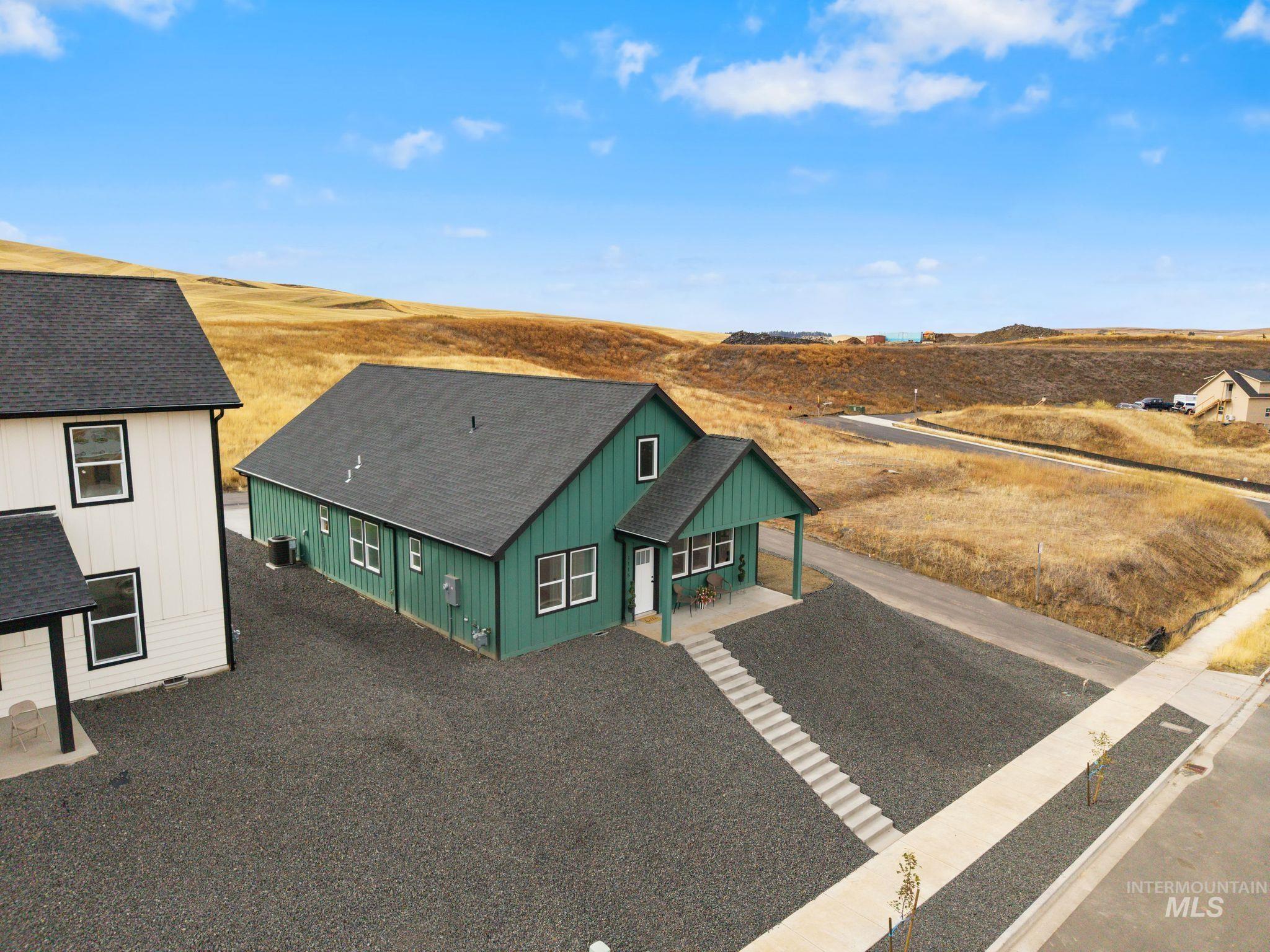 1115 Edington Avenue, Moscow, Idaho 83843, 5 Bedrooms, 3 Bathrooms, Residential For Sale, Price $569,999, 98991970