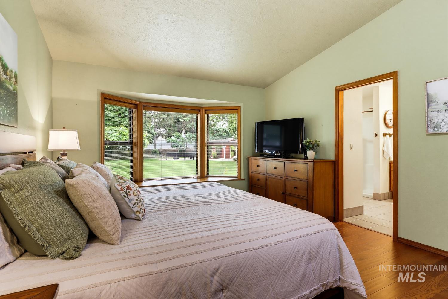 2975 E Autumn Way, Meridian, Idaho 83642, 3 Bedrooms, 2 Bathrooms, Residential For Sale, Price $637,700, 98991976