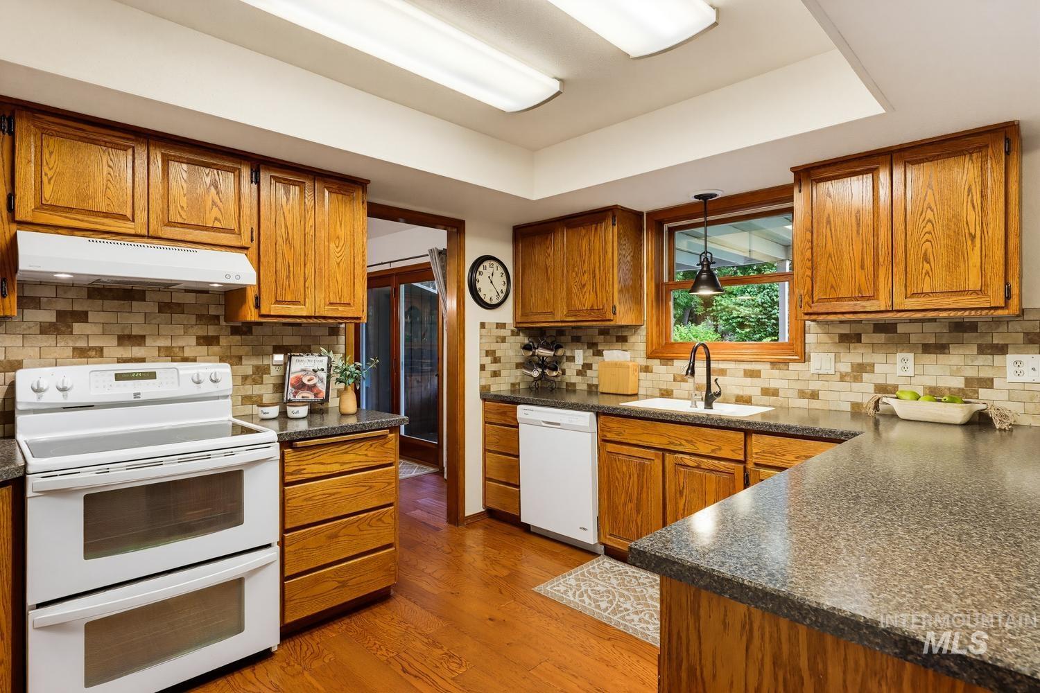 2975 E Autumn Way, Meridian, Idaho 83642, 3 Bedrooms, 2 Bathrooms, Residential For Sale, Price $637,700, 98991976