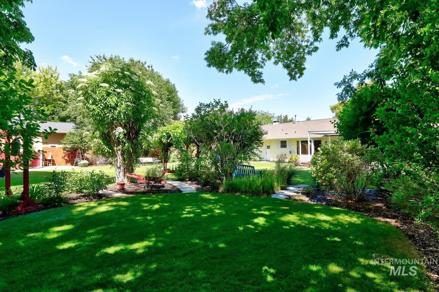 2975 E Autumn Way, Meridian, Idaho 83642, 3 Bedrooms, 2 Bathrooms, Residential For Sale, Price $637,700, 98991976