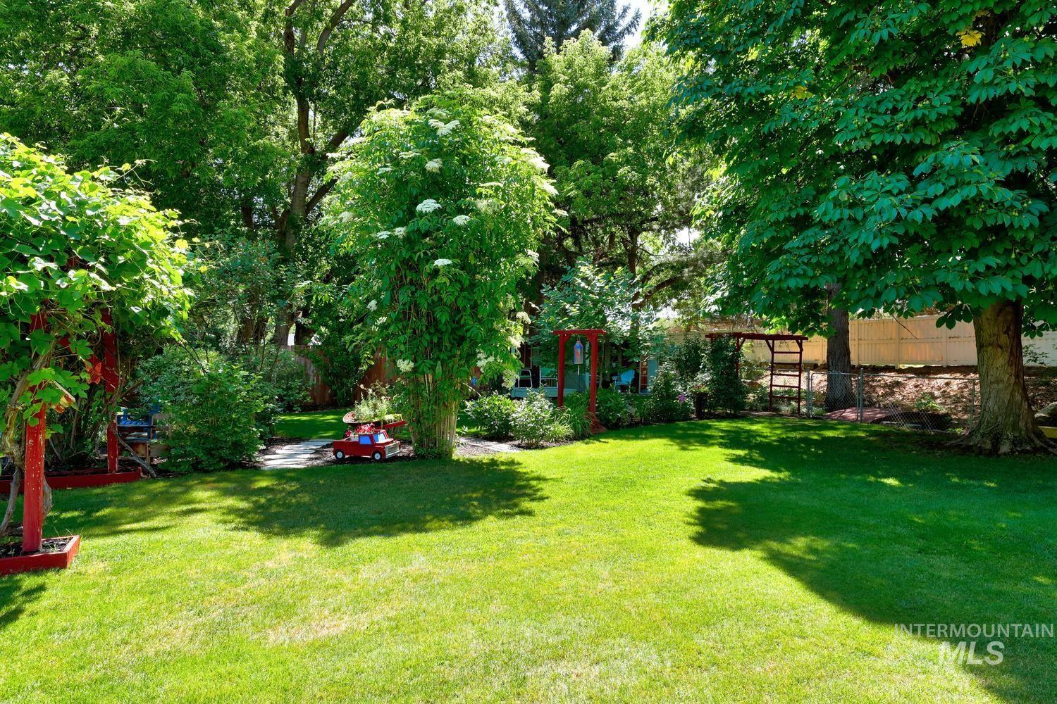 2975 E Autumn Way, Meridian, Idaho 83642, 3 Bedrooms, 2 Bathrooms, Residential For Sale, Price $637,700, 98991976
