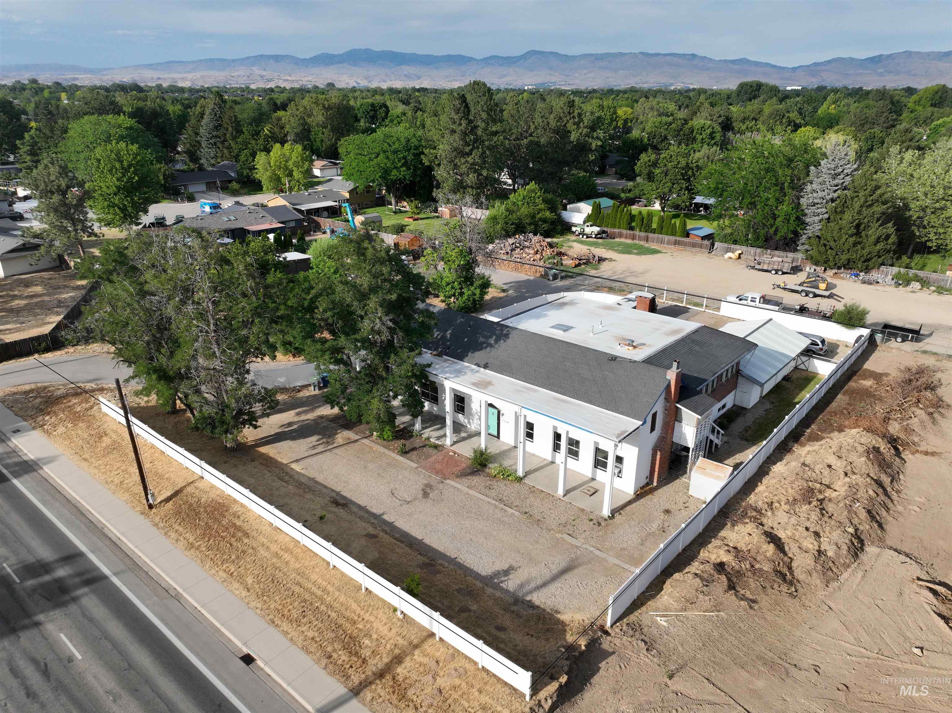 2160 S Five Mile, Boise, Idaho 83709, 5 Bedrooms, 4.5 Bathrooms, Residential For Sale, Price $725,000,MLS 98991979