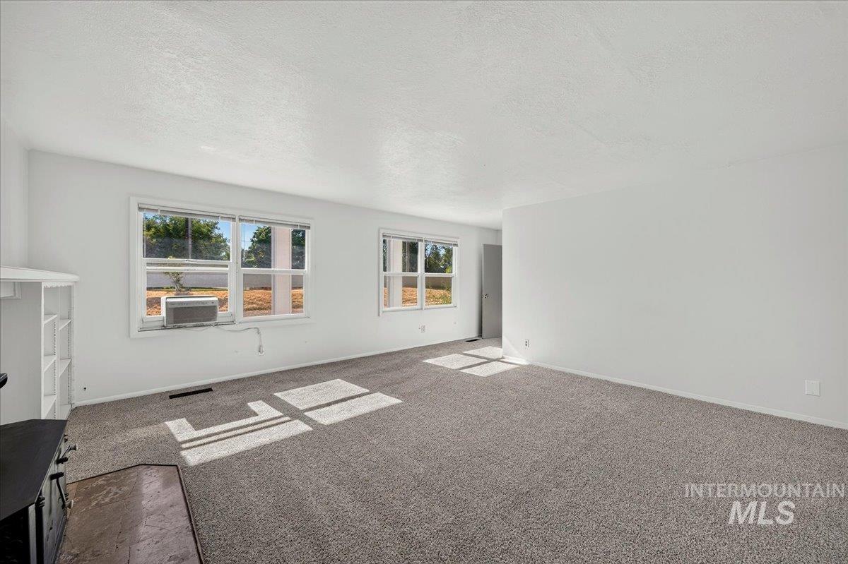 2160 S Five Mile, Boise, Idaho 83709, 5 Bedrooms, 4.5 Bathrooms, Residential For Sale, Price $725,000,MLS 98991979