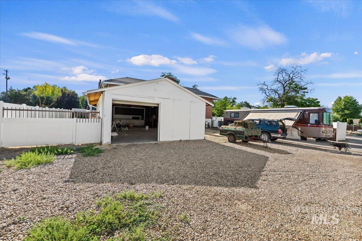2160 S Five Mile, Boise, Idaho 83709, 5 Bedrooms, 4.5 Bathrooms, Residential For Sale, Price $725,000,MLS 98991979