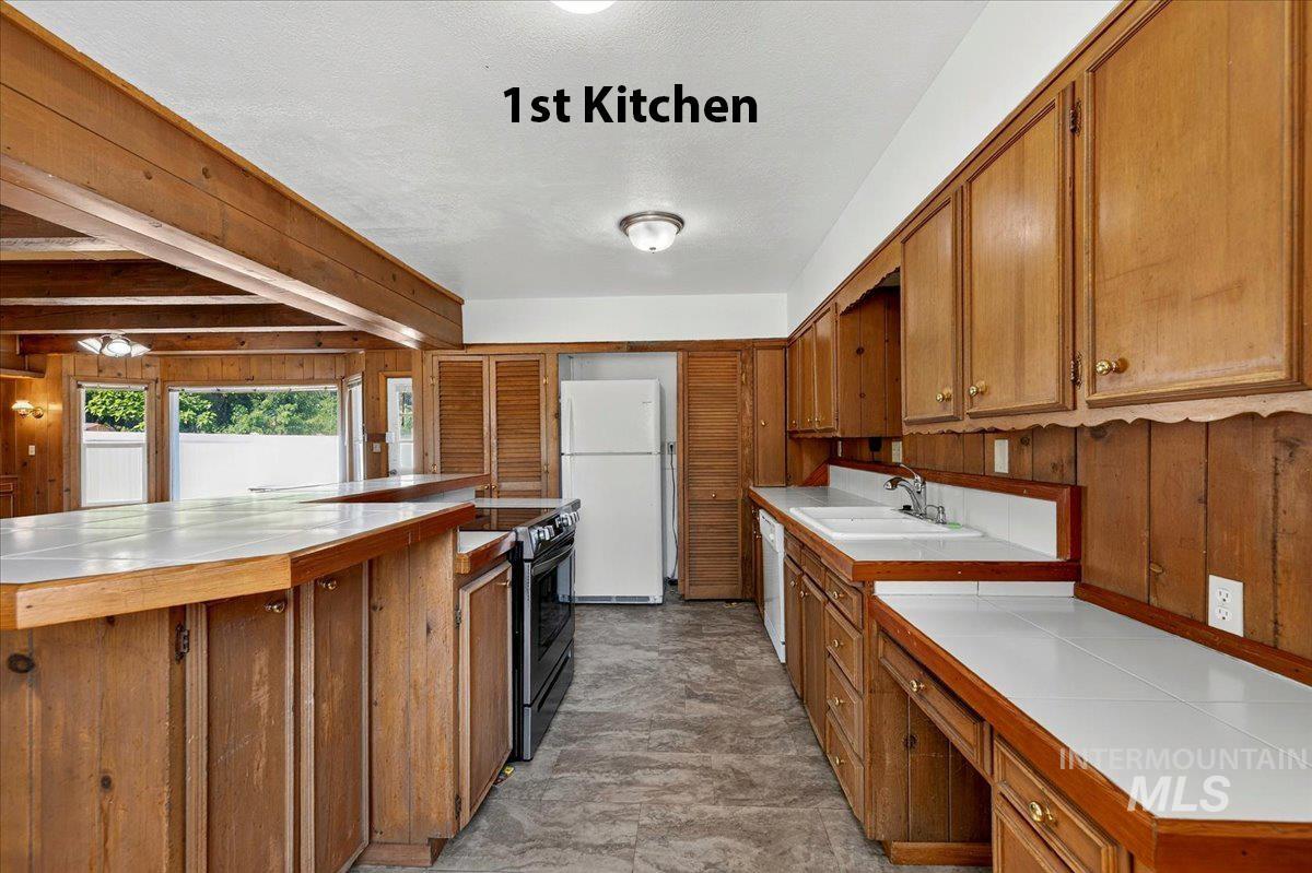 2160 S Five Mile, Boise, Idaho 83709, 5 Bedrooms, 4.5 Bathrooms, Residential For Sale, Price $725,000,MLS 98991979