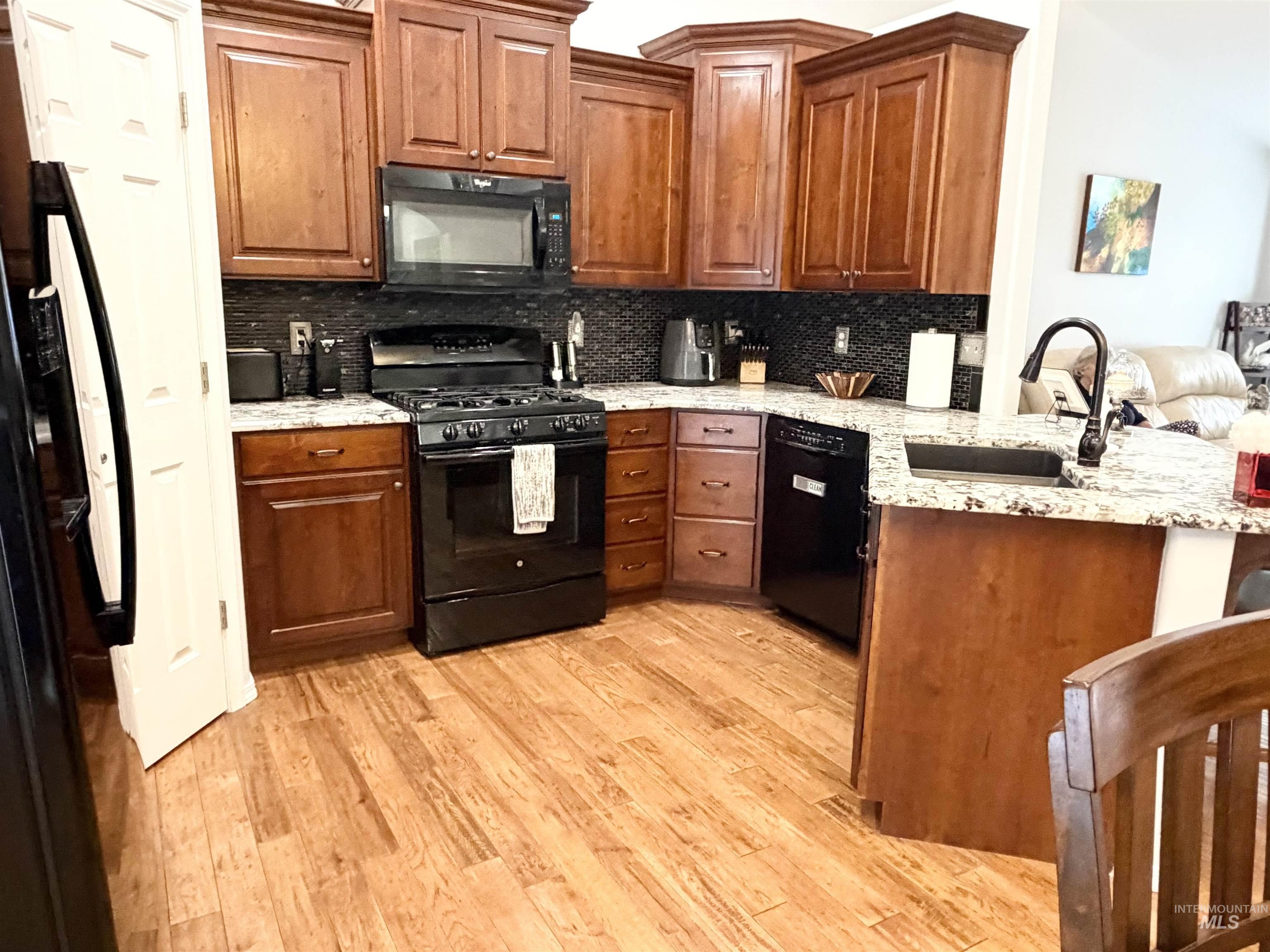 1257 Fiesta Way, Twin Falls, Idaho 83301-8265, 3 Bedrooms, 2 Bathrooms, Residential For Sale, Price $398,900,MLS 98991980