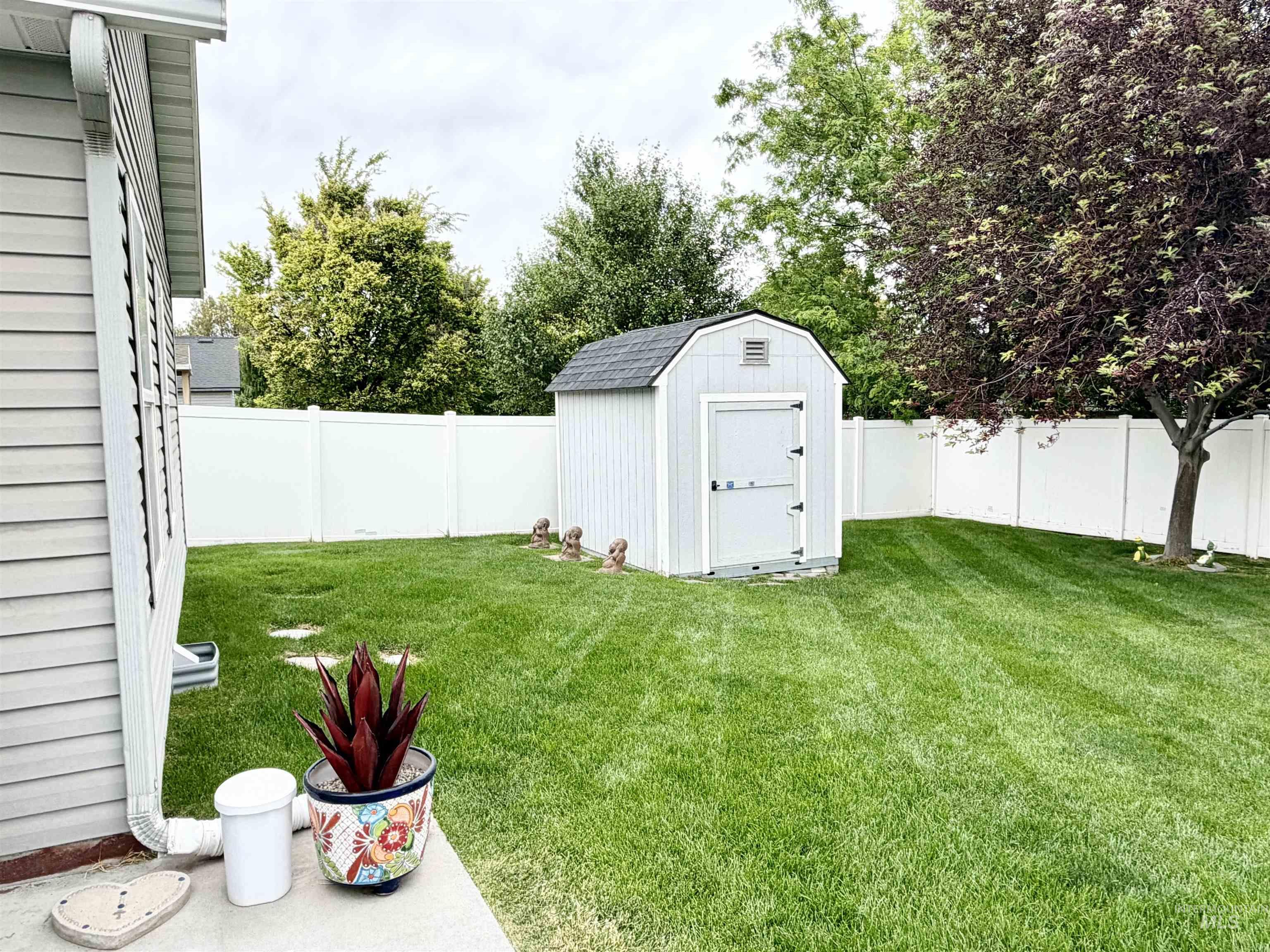 1257 Fiesta Way, Twin Falls, Idaho 83301-8265, 3 Bedrooms, 2 Bathrooms, Residential For Sale, Price $398,900,MLS 98991980