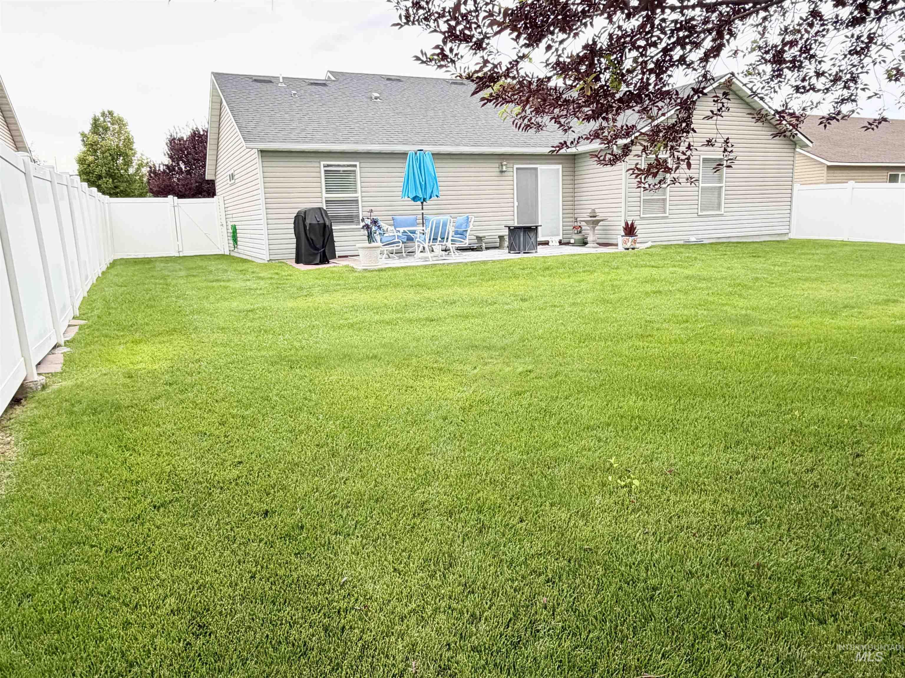 1257 Fiesta Way, Twin Falls, Idaho 83301-8265, 3 Bedrooms, 2 Bathrooms, Residential For Sale, Price $398,900,MLS 98991980