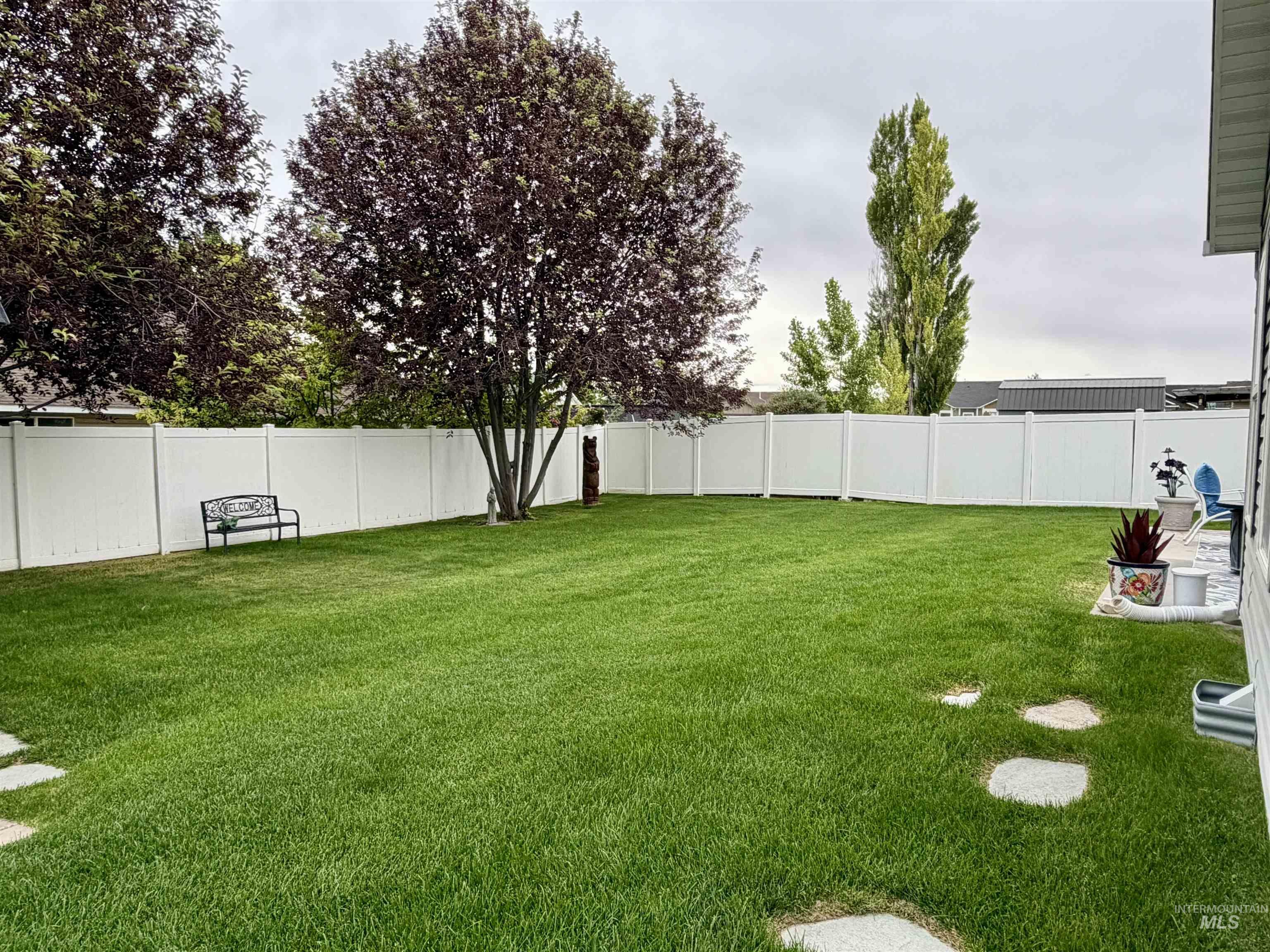 1257 Fiesta Way, Twin Falls, Idaho 83301-8265, 3 Bedrooms, 2 Bathrooms, Residential For Sale, Price $398,900,MLS 98991980