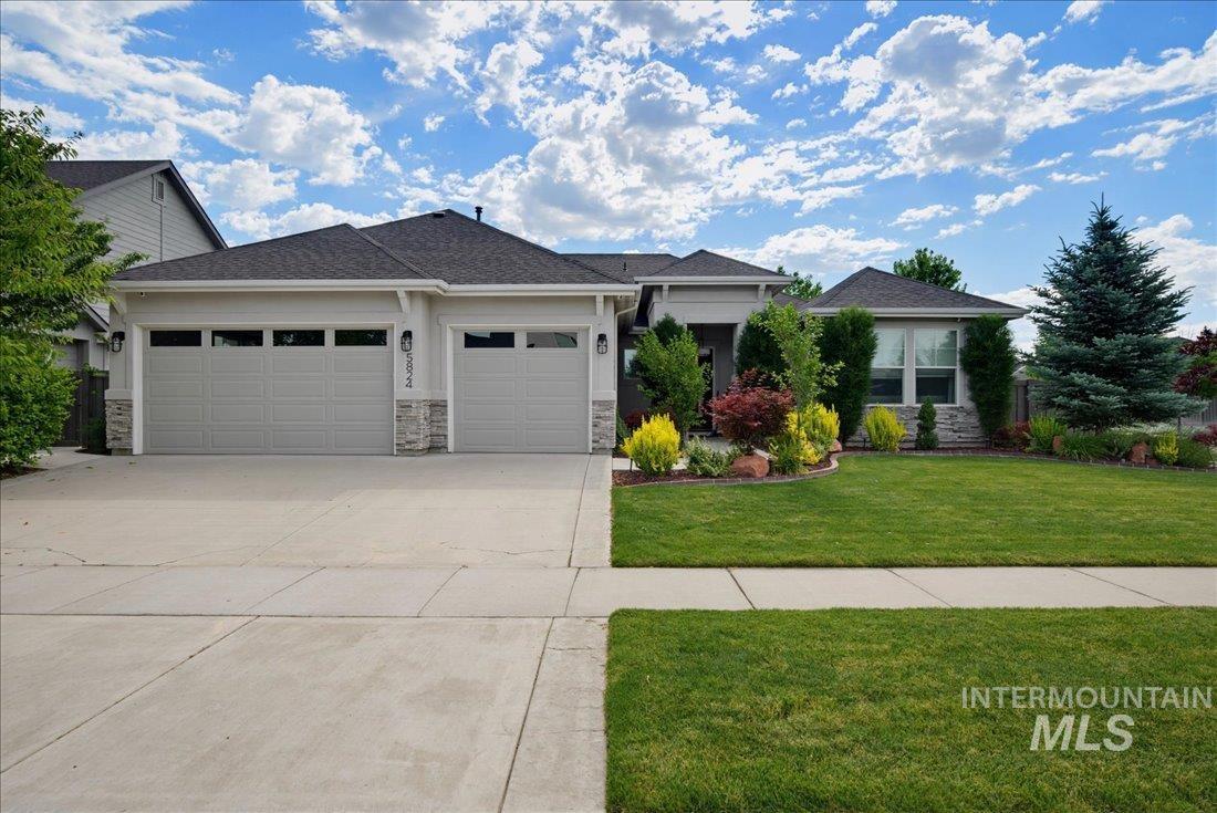 5824 S Astoria Avenue, Meridian, Idaho 83642, 4 Bedrooms, 3 Bathrooms, Residential For Sale, Price $900,000, 98991981