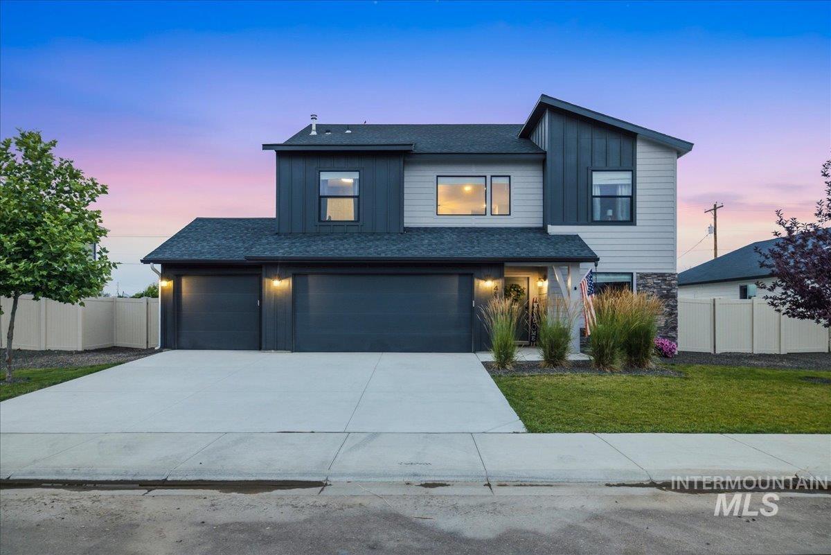4815 Rose Gold St., Caldwell, Idaho 83605, 4 Bedrooms, 2.5 Bathrooms, Residential For Sale, Price $475,000,MLS 98991982