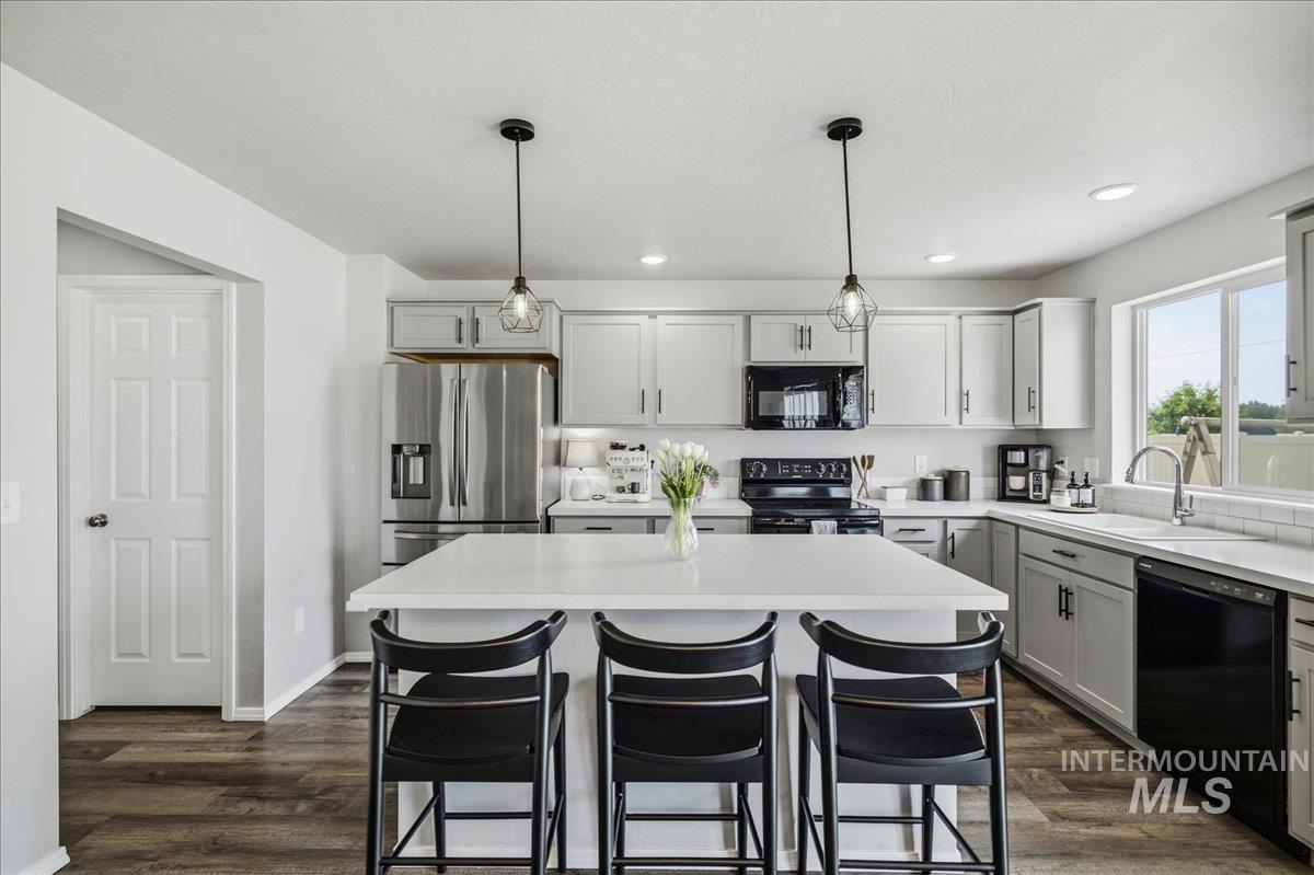 4815 Rose Gold St., Caldwell, Idaho 83605, 4 Bedrooms, 2.5 Bathrooms, Residential For Sale, Price $475,000,MLS 98991982