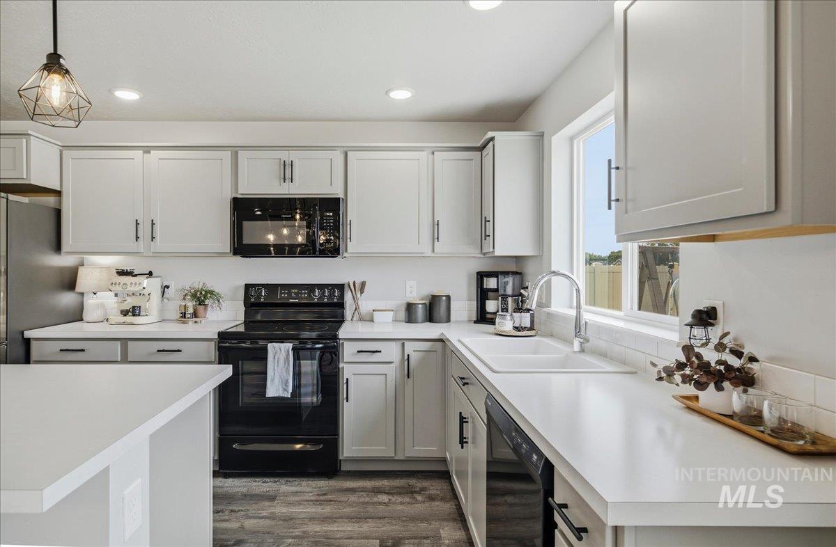 4815 Rose Gold St., Caldwell, Idaho 83605, 4 Bedrooms, 2.5 Bathrooms, Residential For Sale, Price $475,000,MLS 98991982