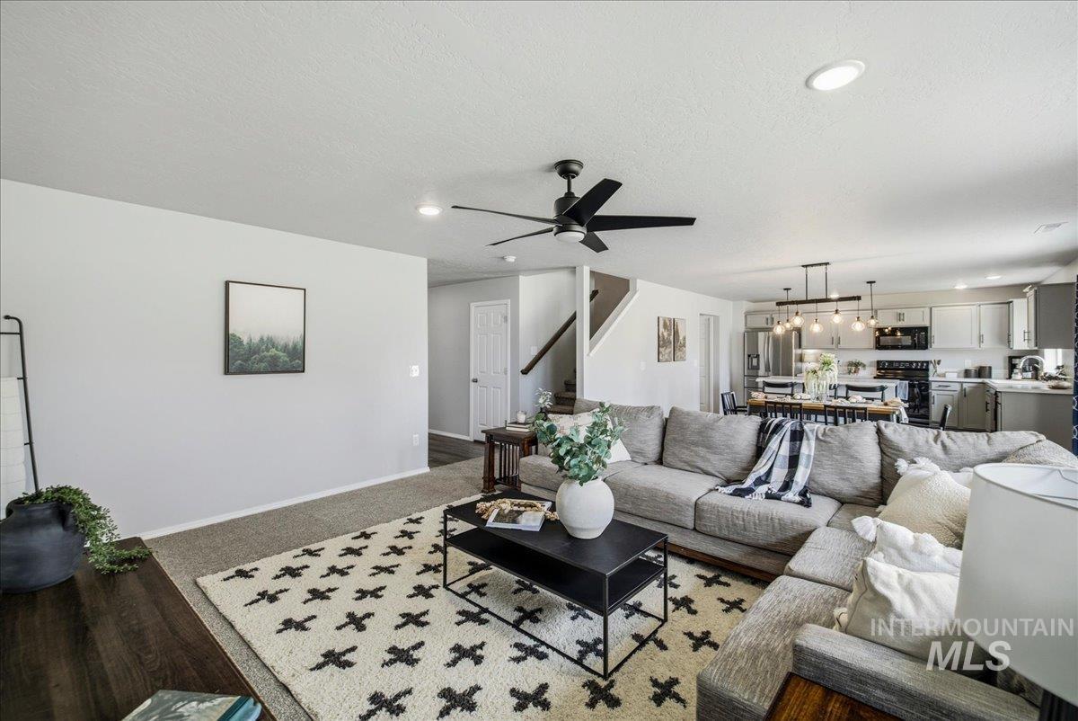 4815 Rose Gold St., Caldwell, Idaho 83605, 4 Bedrooms, 2.5 Bathrooms, Residential For Sale, Price $475,000,MLS 98991982