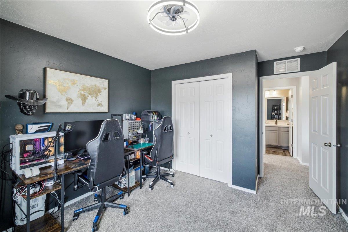 4815 Rose Gold St., Caldwell, Idaho 83605, 4 Bedrooms, 2.5 Bathrooms, Residential For Sale, Price $475,000,MLS 98991982