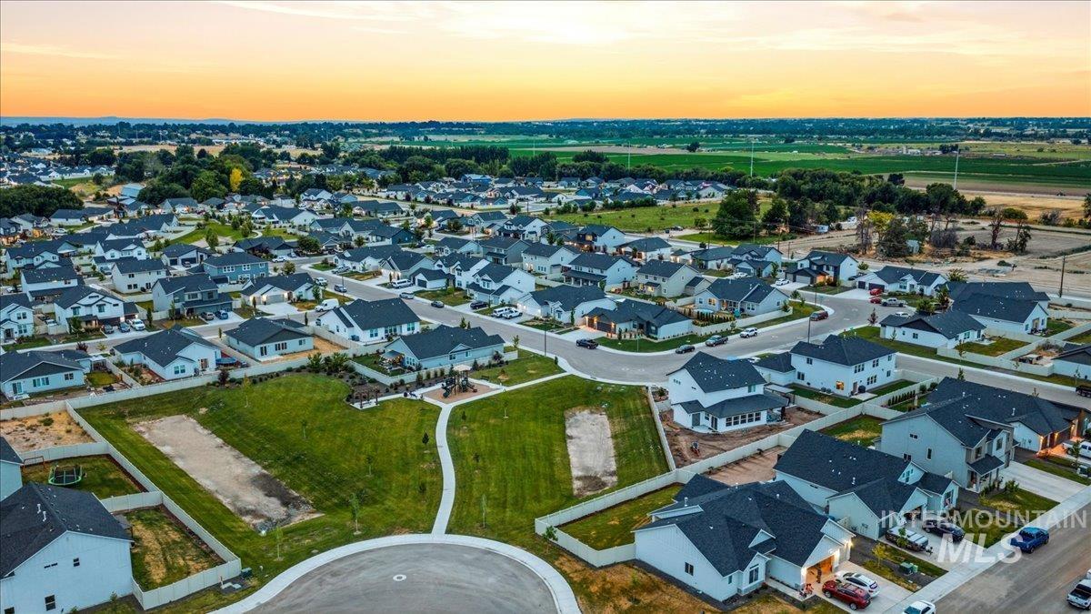 4815 Rose Gold St., Caldwell, Idaho 83605, 4 Bedrooms, 2.5 Bathrooms, Residential For Sale, Price $475,000,MLS 98991982