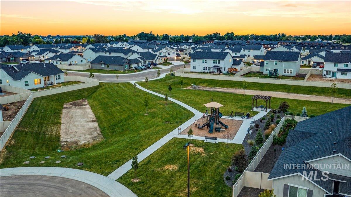 4815 Rose Gold St., Caldwell, Idaho 83605, 4 Bedrooms, 2.5 Bathrooms, Residential For Sale, Price $475,000,MLS 98991982