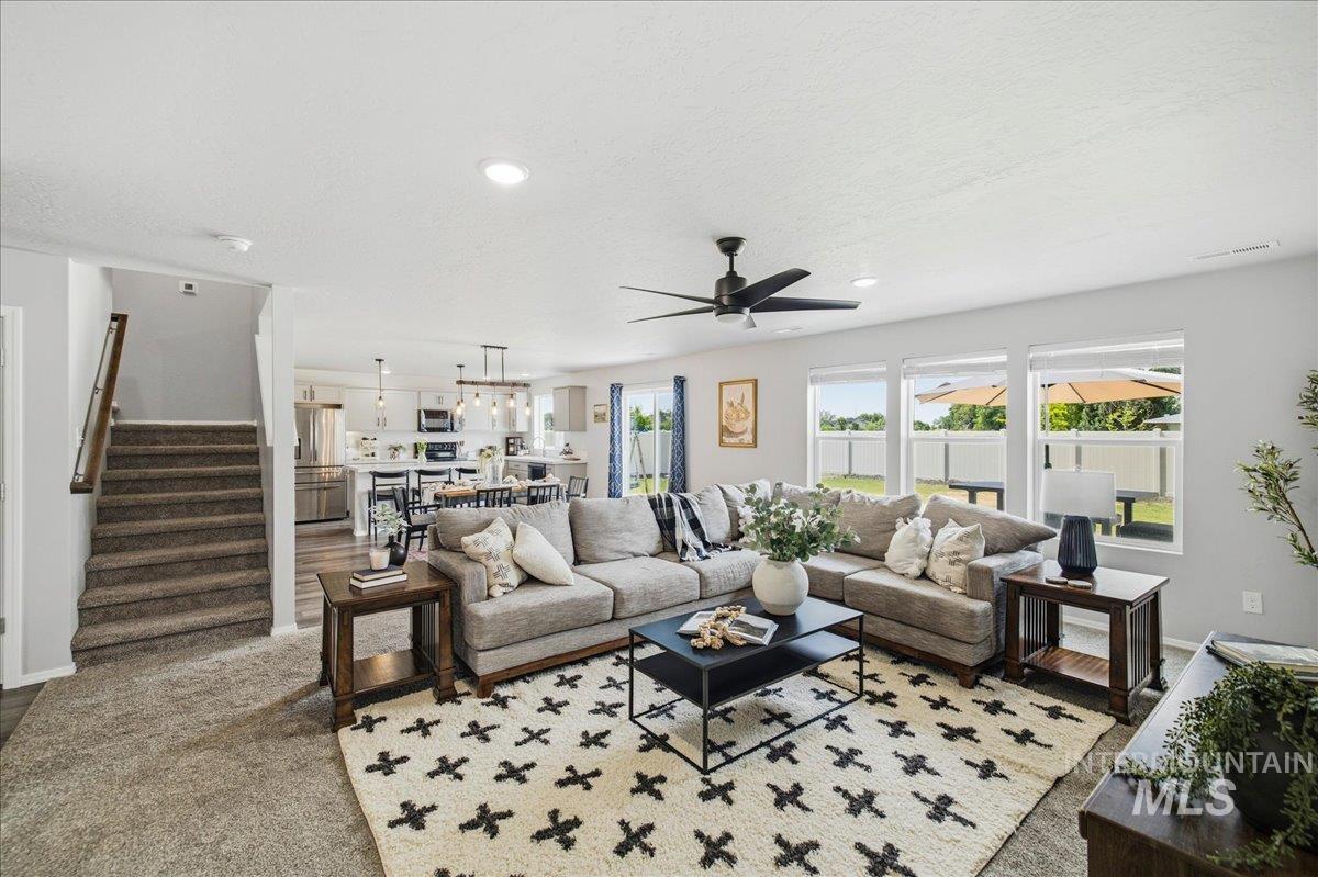 4815 Rose Gold St., Caldwell, Idaho 83605, 4 Bedrooms, 2.5 Bathrooms, Residential For Sale, Price $475,000,MLS 98991982