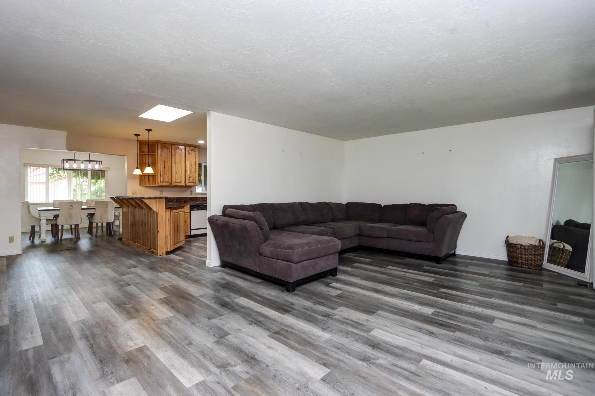 1192 SW 12th Ave, Ontario, Oregon 97914, 5 Bedrooms, 3 Bathrooms, Residential For Sale, Price $399,000,MLS 98991983
