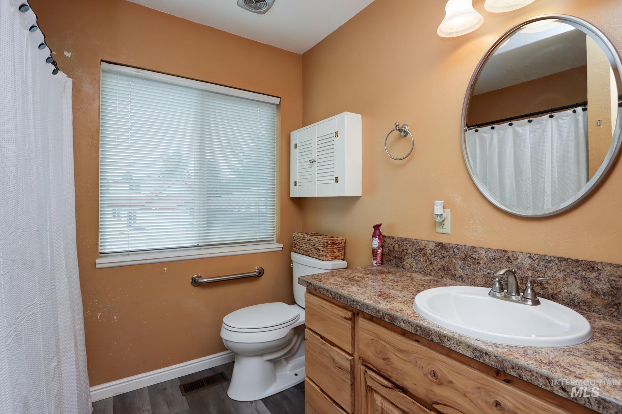 1192 SW 12th Ave, Ontario, Oregon 97914, 5 Bedrooms, 3 Bathrooms, Residential For Sale, Price $399,000,MLS 98991983