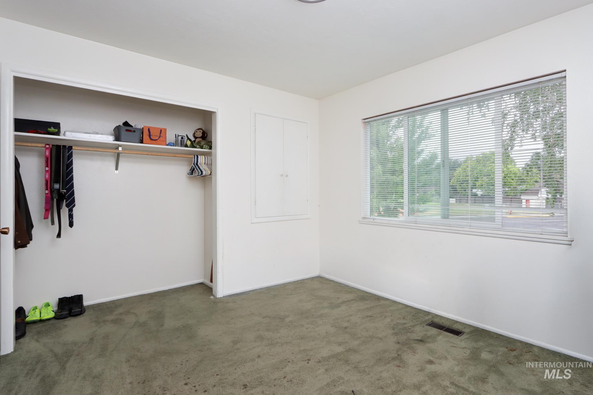 1192 SW 12th Ave, Ontario, Oregon 97914, 5 Bedrooms, 3 Bathrooms, Residential For Sale, Price $399,000,MLS 98991983